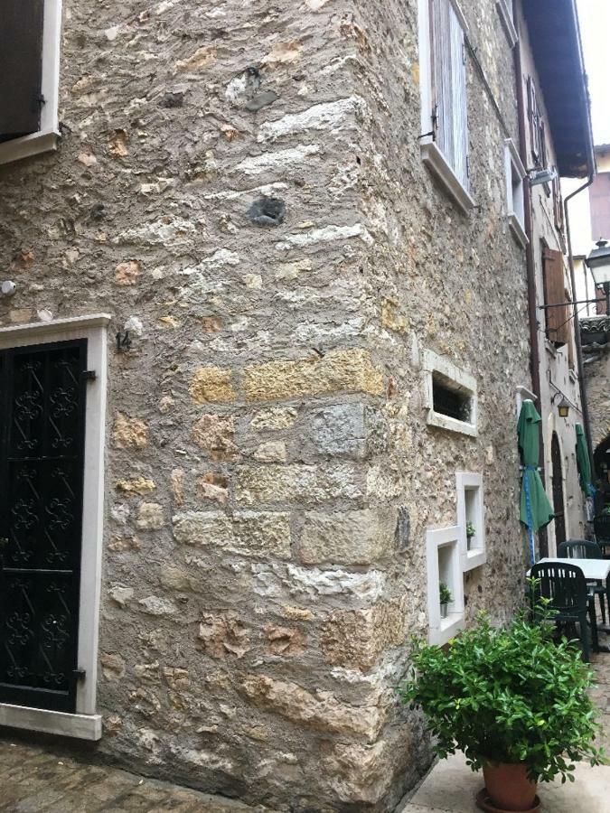 Vicolovolta16 Apartment Torri Del Benaco Exterior photo